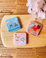 .ꕤ みんなのバッジ2•.¸¸¸.☆˖*˖*「みんなのバッジ」アプリで好きな写真を簡単に注文して、すぐに送ってもらったマグネットのバッジ♪毎日見る玄関のドアにつけてみました˚ෆ*₊ ⁌̴̶̷…のInstagram画像