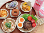 𓅿おひとり様の #お昼ごはん⁡✎ @ondoru_1987 様のハンバーグ✎鮭の炊き込みご飯✎無限白菜✎紫じゃがいものポテサラ✎かぼちゃとひき肉の煮物✎バームクーヘン( @…のInstagram画像