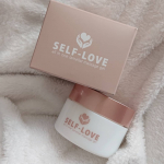 SELF-LOVE オールインワン ラメラ マッサージジェル♥️ セルフエステの提唱者、出口アヤさんが開発したマッサージジェル😌💕肌に近い構造のジェルなので、馴染みやすい😍マッ…のInstagram画像