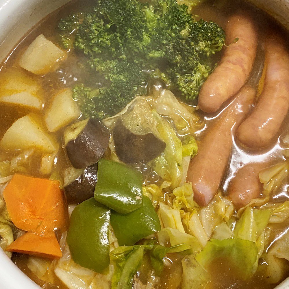 口コミ投稿：お鍋の〆には「冷凍うどん」カレースープ鍋が煮えています。やっぱり鍋の〆には、JT…