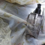 【ハーバルリーフ　ヘアオイル　アールグレイの香り】2020年から登場したオーガニックのヘアオイル。数量限定でアールグレイの香りが発売されたそう！！上品な香りがお気に入りです。…のInstagram画像