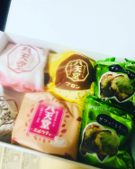 八天堂のお楽しみボックスをお試ししました🎁何が入ってくるかわからないドキドキ感💓みんなでワイワイ楽しめるし、甘すぎないから大人にも受けます🧑というか、大人の方がたくさん食べてま…のInstagram画像
