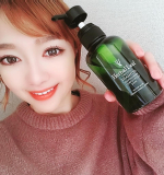 🌿何本も使ってるお気に入りのシャンプー💚ハーバルリーフオーガニックシャンプー　天然由来成分100u0025、32種類の植物エキスが配合されていて、洗浄成分には素肌にやさしいアミノ酸系洗浄成分使…のInstagram画像