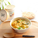 GREENSPOONの野菜スープ🥦23種類のスープの中から日々のカラダや生活に合わせてお奨めされるパーソナルスープ.カップには約8種類のお野菜.栄養バランスが考えられていて、甘味料・保…のInstagram画像