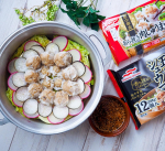 マルハニチロの「五目シュウマイ 香りと旨み」と「あら挽き肉しゅまい」を野菜と一緒に蒸してみました😊✨最近蒸し野菜ハマってる💕もちろんレンチンで簡単に美味しく食べられます😍思ったよりも味…のInstagram画像