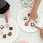 家族みんなで楽しんだおやつタイム💗　今日の家族のティータイムは、メリーチョコレート@marychocolate.jpの「マ プティット ミネット〜Ma Petite Min…のInstagram画像