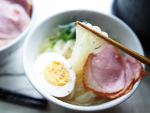 #岩手県#盛岡市 の#名物 といえば#盛岡冷麺 が有名ですが、盛岡人の間で新・名物麺として#盛岡温めん が人気になっているそうです👀そんな盛岡温めんを#お取り寄せ 👏麺そのものは冷麺と同じ…のInstagram画像