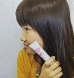 色白の次男は鼻の下の産毛がやたらと目立つ🥺すぐに「ボン💥」と生えてくる💦色の白いは七難隠すと言うけれど、産毛は目立ってしまうんだよね…🥲デリケートな顔の口ひげ・産毛を抑毛してくれる「Pea…のInstagram画像