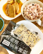 ..北海道玄米雑穀（1袋70g)🍚@genmaikoso_official .北海道産の玄米と雑穀をブレンド。いつものごはんに混ぜて炊くだけで、手軽に栄養バランスのとれた玄…のInstagram画像