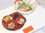ㅤㅤㅤㅤㅤ#お食い初め の時の写真👶🥢鯛は少し崩れちゃったけど...🐟お食い初めセットを買おうかとも思ったけど自分で準備！鯛がなかなか見つからなくてスーパーハシゴしてやっとゲット🐟…のInstagram画像