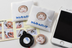 #みんなのバッジ さんのフィンガーグリップ届きました^_^枠とバッジ？が別になってて、まずは枠にバッジを貼り付けてからスマホに本体を貼り付けます。この貼り付け位置はかなり重要。しっくり…のInstagram画像