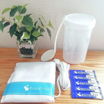 ケフィアヨーグルトです⁡⁡種菌と専用容器とおたまとヒーターが付いているので牛乳を用意するだけで作れます⁡⁡牛乳に種菌を入れて容器にヒーターを巻き付け24時間後にケフィアヨーグルトが出来ます⁡…のInstagram画像