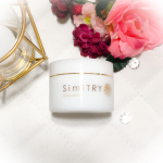 SimiTRY 薬用美白オールインワン手軽なのにしっかり美白ケアできるゲルタイプのオールインワン！美白有効成分「ハイドロキノン誘導体」をはじめ美容成分を配合し、独自の特許技術で肌の…のInstagram画像