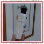 neobaby フローラケアローション を使い始めて10日になります。使ってみての感想は、とても良いローションです。100％自然素材の保湿ローションなので安心して使えるし、トロミのある…のInstagram画像