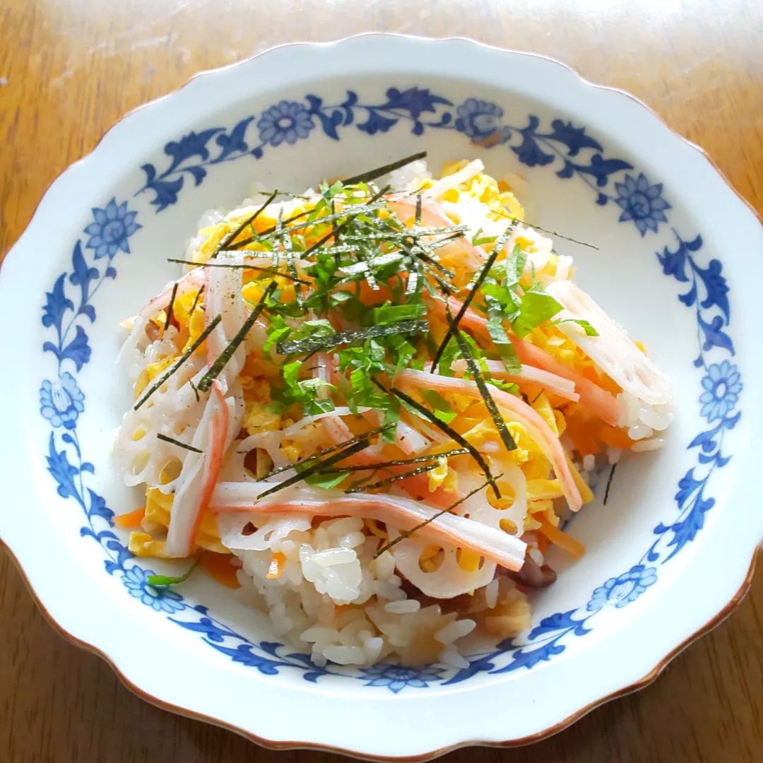 口コミ投稿：Chirashi-zushi, March 2022Vinegared rice w/ different ingredients scattered. Di…