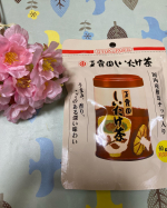 玉露園のしいたけ茶試しでみました。国内産椎茸チップ入り60g入りうまみ、香り、こくのある深い味わいお茶として飲むのもいいですが、料理にも使えそうな感じがします。…のInstagram画像