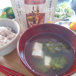 #玉露園 の #しいたけ茶 をお試しさせていただきました。乾いたしいたけを特殊製法で微粒状にして、しいたけの持味を生かした飲み物です。うまみたっぷりなので、飲むだけじゃもったいない。しいたけの…のInstagram画像