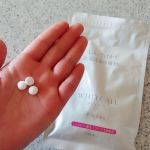 株式会社フォーマルクラインさまの「ホワイトール」（第３類医薬品）を飲んでいます。 本気でシミ・そばかす対策ができる医薬品です。 １日２回３錠ずつ飲むだけで・・・…のInstagram画像