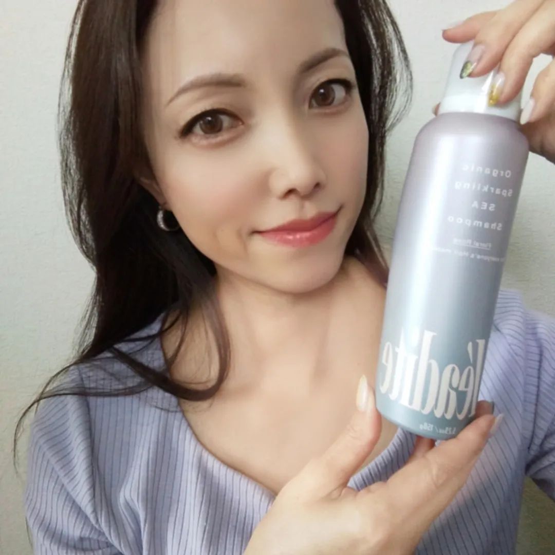 口コミ投稿：.オーガニックスパークリングシーシャンプー🧴‘’Meadite‘’業界初！！高濃度炭酸×泥W配…
