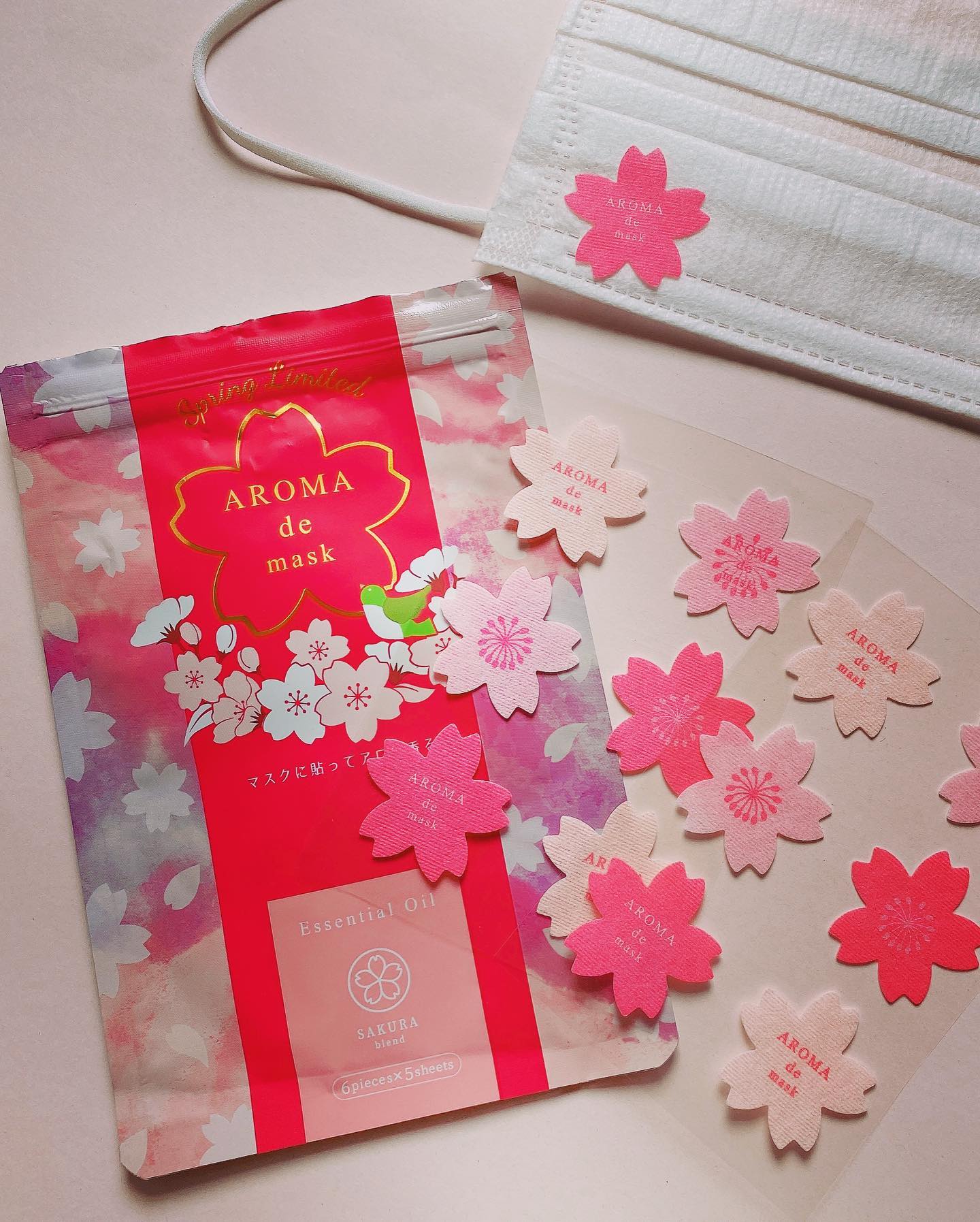 口コミ投稿：マスクに貼るだけでマスク生活を快適にするアロマdeマスクから、桜の季節にぴったり…
