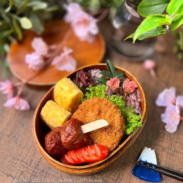 口コミ投稿：*今日のお弁当は春爛漫♡桜ごはんでお花見弁当風にしてみました🌸おかずは牛筋コロッケ…