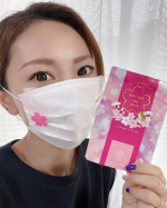 アロマdeマスク🌸桜ブレンド🌸⁡可愛い桜の花びらの形をしたマスクに貼るシール✨⁡マスク中アロマの優しい香りに癒されます♪⁡ワンポイントとしてマスクが華やかになり…のInstagram画像