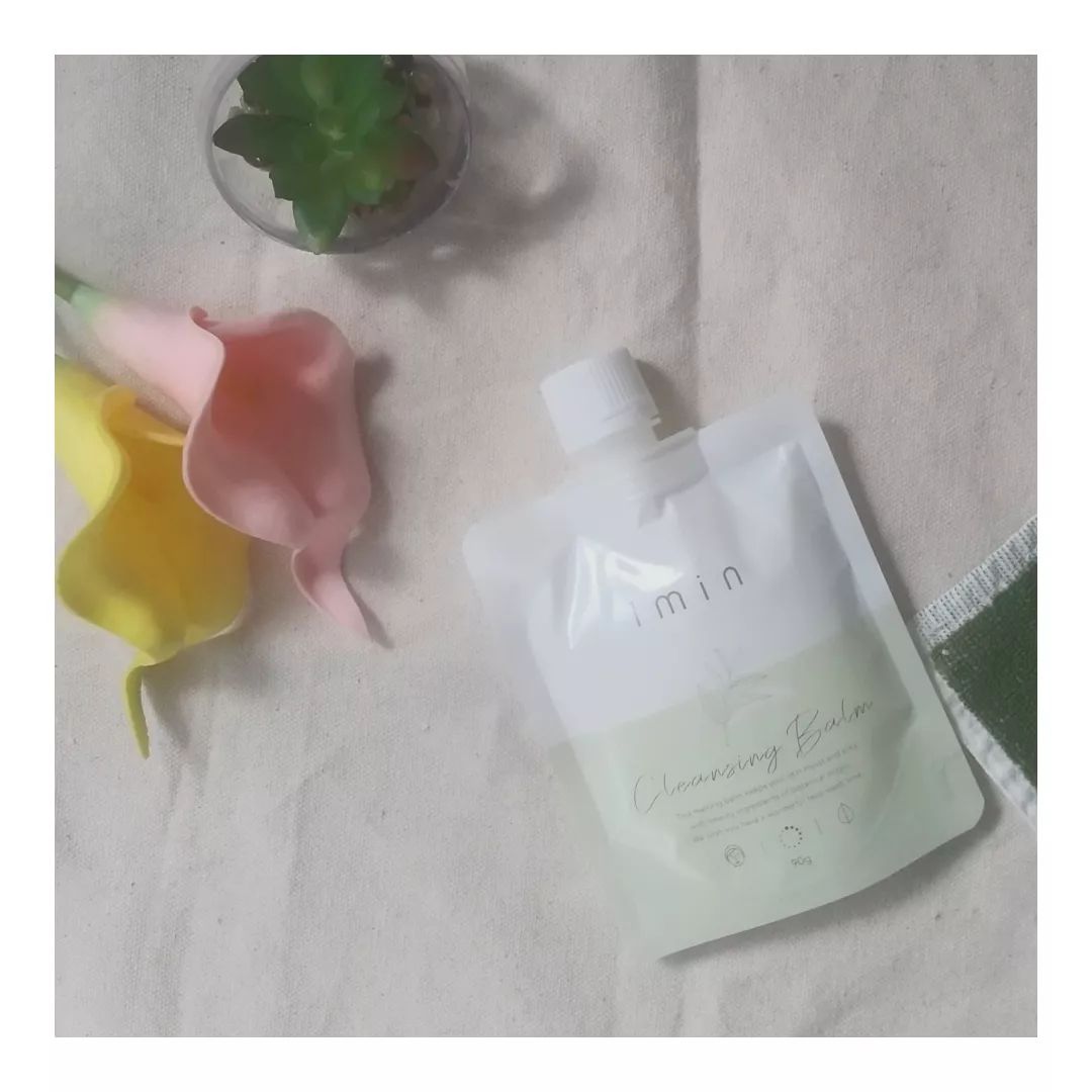口コミ投稿：▷1min　クレンジングバーム◁のご紹介です🕊まず驚くのがそのパッケージ。なんとパウチ…