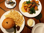 #ビーフ #ハンバーガー #ローストチキン #フライドポテト #おいしい #beef #hamburger #roasted #chicken #fried #potato #delicious #f…のInstagram画像