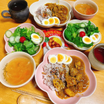 今日の晩ごはん☺️エスビー 様より頂いた#スパイスカレー 🍛#チキンカレー 作ってみました☺️スパイスカレーもカレーに鶏肉入れるのも初めて！どんな味かなと思いながらも作り始め。。スパイスが…のInstagram画像