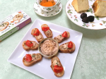 #オープンサンド と#シフォンケーキ で、ブランチ✨チーズ＆レモンのマグロパテをバケットにのせて。後味爽やかで美味しかった❤️#おうちごはん #おうちカフェ #手料理 #お菓子作り…のInstagram画像
