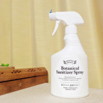 Botanical Sanitizer Spray有効成分天然物由来100％塩素系成分不使用の抗ウイルス、抗菌スプレー✨消臭効果もあり、リビングや寝室、キッチン周り、お手洗い、…のInstagram画像