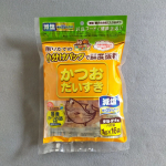 ♡@daisuki_petfoods さまの愛猫愛犬用『減塩かつおだいすき』🐟見た目は普通のかつおぶしですが塩分が25％カットされています👍おやつやフードのトッピングにオス…のInstagram画像