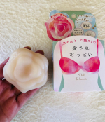 #PR #株式会社ペリカン石鹸 #愛されおっぱい #バストケア #薔薇の形 #スクラブソープ #シュガーローズの香り #ピンクラメ #恋するおしり #ペリカン石鹸 #monipla #pelicans…のInstagram画像