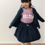 選べるプリント長袖Ｔシャツを紹介します。綿100％のプリント長袖シャツ。汗をかきやすい子供には嬉しいですね。5月頃までは肌寒かったりする日もあるので、まだまだ長袖シャツ必要。文字が入った飽きの…のInstagram画像