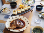 先週末は毎年恒例、自分の誕生日パーティーをセルフプロデュースしてました🤣👍今年は初の試み、和風でテーブルコーディネートをしてみましたよ。朝から長男が誕生日ケーキ用にチーズケーキを作って…のInstagram画像