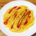 晩ごはんの1品として、#チーズとにんにくなめ茸入りじゃがいものガレット を作りました。使ったのはテーブルランドさんの#新商品「にんにくなめ茸」です。なめ茸の中にスライスされたにんにくがたっぷり。…のInstagram画像
