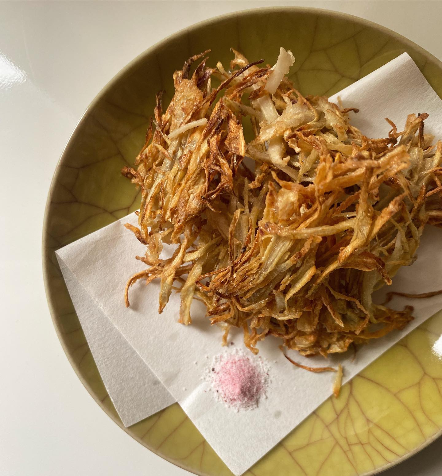 口コミ投稿：Young ginger and burdock #tempura with Cherry blossom salt 🧂 新生姜とごぼうの天…
