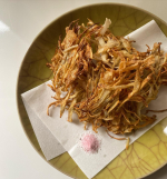 Young ginger and burdock #tempura with Cherry blossom salt 🧂 新生姜とごぼうの天ぷらほんのりピンクで可愛らしい桜の塩で頂く🌸1…のInstagram画像