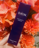SHIN.薬用育毛剤 [医薬部外品]80mLをお試ししました。こちらは薄毛、抜け毛の予防の薬用育毛剤になっています。ネイビーのかっこいいパケになっています。年齢的に髪の毛もケアして…のInstagram画像