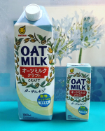 マルサンアイの「オーツミルククラフト1000ml&200ml」が届きましたオーツを使った植物性のミルクで、グラスに注いでいる時は、牛乳よりサラサラした印象でした飲むとオートミールの…のInstagram画像