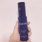 最近、主人が使ってるヘアケア。SHINってブランドで、メンズの薄毛ケアにアプローチする製品などが出てます。以前、シャンプーを使ったらとても気に入ったみたい！このヘアスプレーもとっても良い香…のInstagram画像