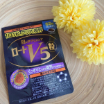 《ロートV5粒》目の健康が気になる方に。目薬のロート製薬が開発した目のサプリメント✨62粒　3,888円(税込)40代になって最近つくづく実感するのが目の疲れとかすみ😭毎日…のInstagram画像