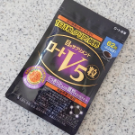 ロート製薬株式会社さまの「ロートV５粒」（６２粒入り）を紹介します。 見る力の維持をサポートする目のサプリメントです。 見る力を支える成分である「ルテイン」と「ゼアキサ…のInstagram画像