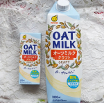 オーツミルククラフト1000㎖＆200㎖“穀物さらさら製法”(特許製法)で喉越し良く仕上げたオーツミルクです。オーツ麦から作られていて、香料や油は不使用。シンプルな原材料です。βグ…のInstagram画像
