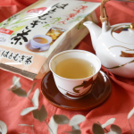 こちらは、はとむぎを100u0025使用した健康茶♪はとむぎは、古くから美容や健康のために利用されているそう。じっくり香ばしく焙煎しておいしく仕上げられているそうで、確かにコクのようなものを感…のInstagram画像