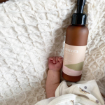 産前産後に使えるクリームu0040mitera_organics 赤ちゃんも一緒に使えるように無香料タイプに。テクスチャーはこっくりしているのに伸びがいいタイプ。ビジュアルも♡.#…のInstagram画像