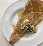 Simple crepe with cream cheese n #enzyme topped with #hempseeds and #maplesyrup ☕︎クレープにクリームチーズと…のInstagram画像