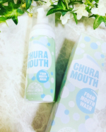 泡で出るマウスウォッシュ愛用中(*^-^*)その名もちゅらマウス！沖縄発のコスメシリーズですね♪ 持ち運びに便利で見た目も可愛いからどこでも使用できる！オフィスでのランチ後に愛用してま…のInstagram画像