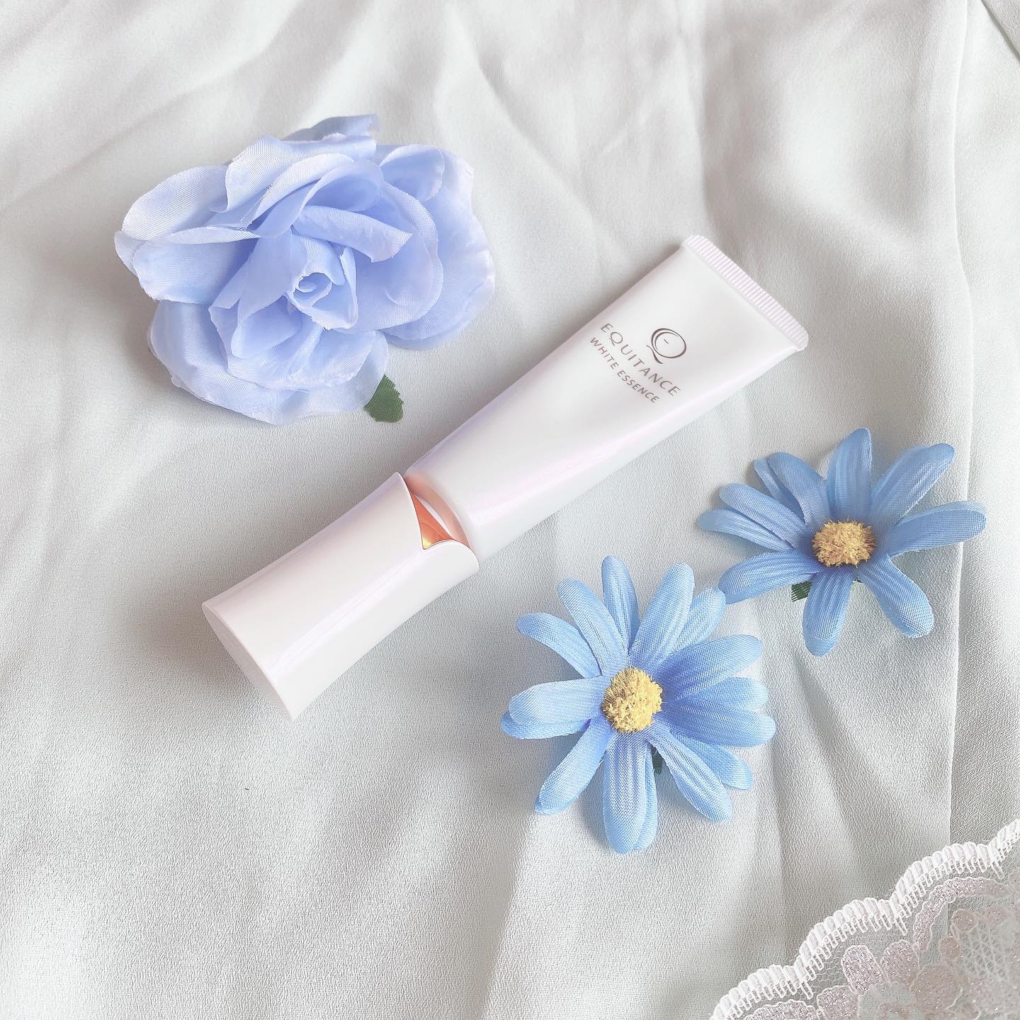 口コミ投稿：🌻エクイタンスホワイトエッセンス🌻こんな人にオススメ⭐️🥂シミ，そばかすが気になる🥂…
