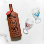 ピロスマニは…🍷ワイン発祥の地 ジョージア産🍷赤ワイン 🍷やや甘口１番の注目ポイントが陶器のボトル✨職人さんが一つ一つ丁寧に手作りしているので世界に１つだけっていう特別感が…のInstagram画像